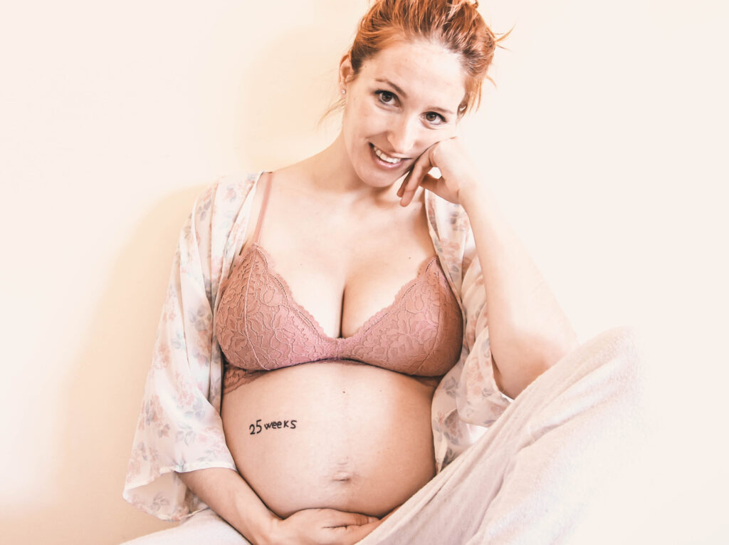 barriga de 25 semanas de embarazo